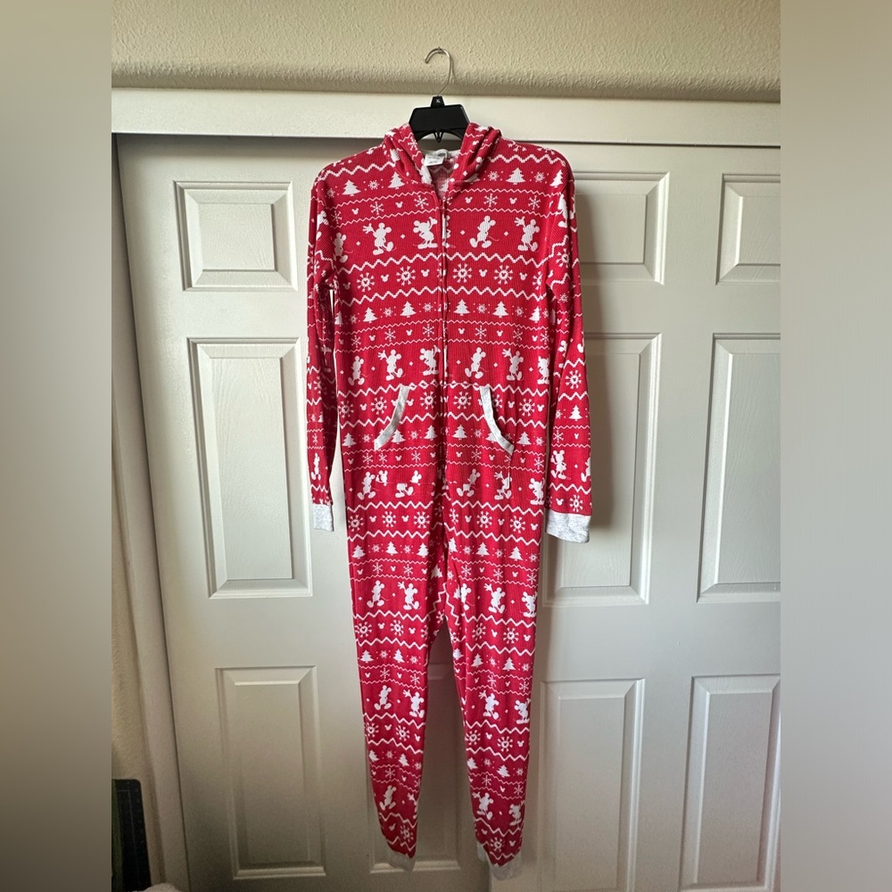 Disney Mickey Minnie Christmas Holiday Pajama Onesie Red Small